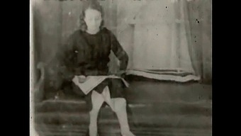Retro Pussy And Bum Action In Vintage Video